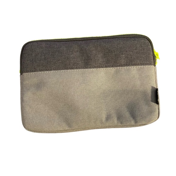 Herschel Supply Company Small Tablet Case - Picture 2 of 3